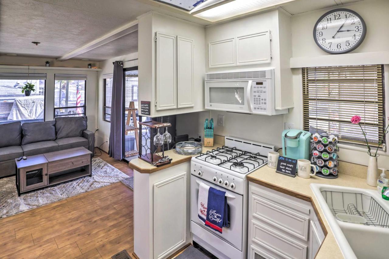 Cozy Lake Havasu City Home With Dock And Beach Access! Exterior photo